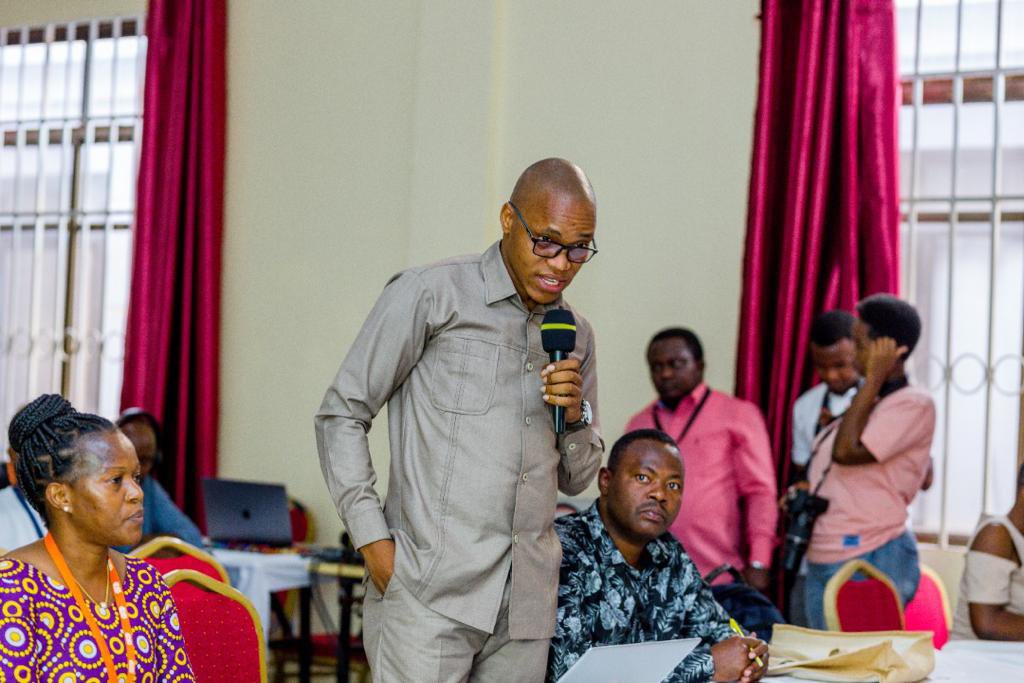 TitoMagoti's tweet image. I would still say this: @ThatBoyKhalifax speaking at #CSOWeek2021 sends clear message that you can maintain a portion of respect in the community without necessarily holding dubious ties with the regime. Good presentation!

📸@nsamila