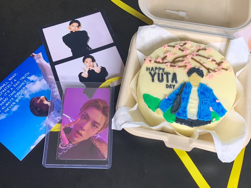 yutamart's tweet photo. #OwnersMail💌 @1829archiv
thank you so much for the giveaway! anf the cake looks amazing <3 worth it and di nasira yung deco nung dineliver>< di ko pa nakakain since baka mag live si yuta mamaya na HAHAHAHA. Will order again next time ^\\^ https://t.co/PJtZr4L5Df