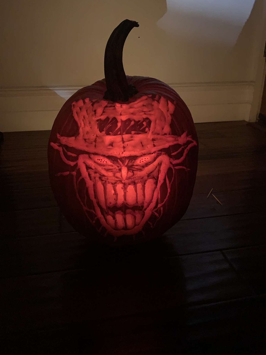 iseKAIing's tweet photo. I FINALLY CARVED MY PUMPKIN WOOT. i messed up quite a bit but i'm happy with how it turned out 😭
#dgm #dgraymen #pumpkincarving https://t.co/vHK9ZeNxPQ