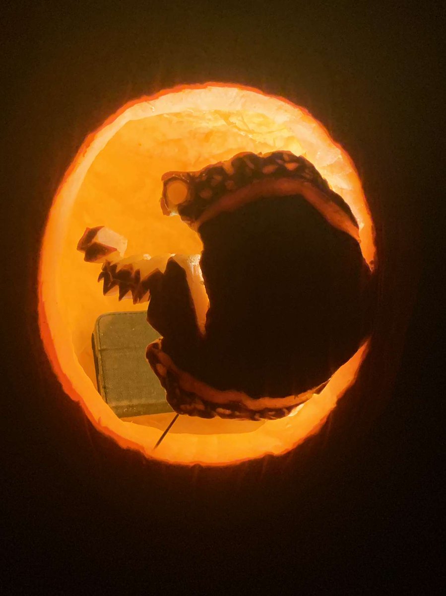 iseKAIing's tweet photo. I FINALLY CARVED MY PUMPKIN WOOT. i messed up quite a bit but i'm happy with how it turned out 😭
#dgm #dgraymen #pumpkincarving https://t.co/vHK9ZeNxPQ