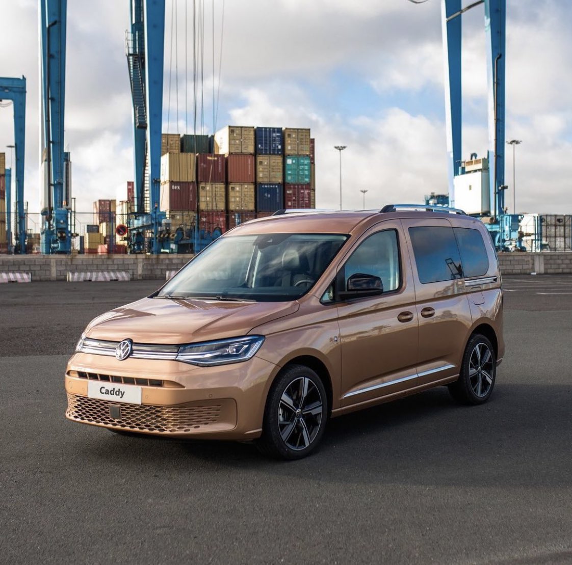 mtura712's tweet photo. #ChooseDay! #Caddy5 📸 Volkswagen Ticariarac https://t.co/xSRJO2uIxs