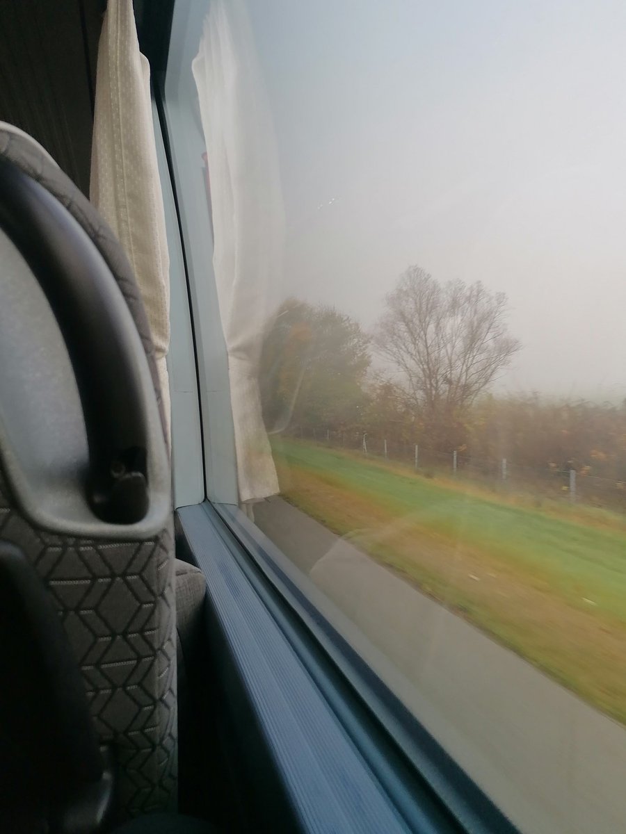 Autobusi za #CARNET_CUC već su na putu. Slavonci su krenuli prvi, a svima ostalima želimo sretan put!
P. S. Nadamo se da nam nakon magle dolazi 🌞