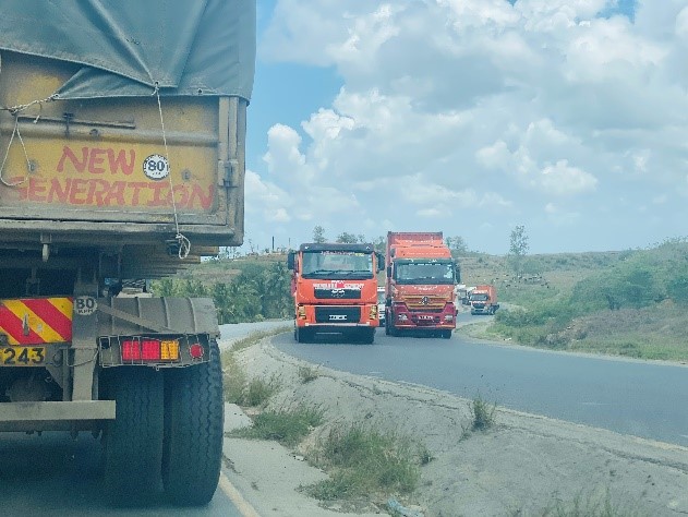 WorldBankKenya's tweet photo. Read a blog on how Smart Driving License is revolutionizing management and security of Kenya’s transport sector https://t.co/19u1aKWEvq @ntsa_kenya @TransportKE #SmartDL @ntsa_kenya @TransportKE @WBG_Transport https://t.co/EId4ARCaLu
