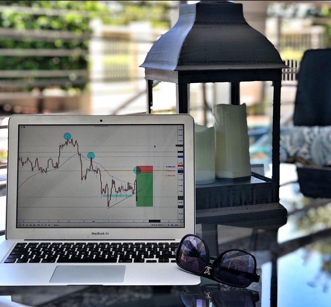 George_Trader01's tweet photo. I work with a reliable and trusted platform whereby we do trade on behalf of our clients with their minimum investment capital they wish to start up with and earn good return after trading is completed by connecting their trading account to our auto robot booster https://t.co/btRxZrCd01