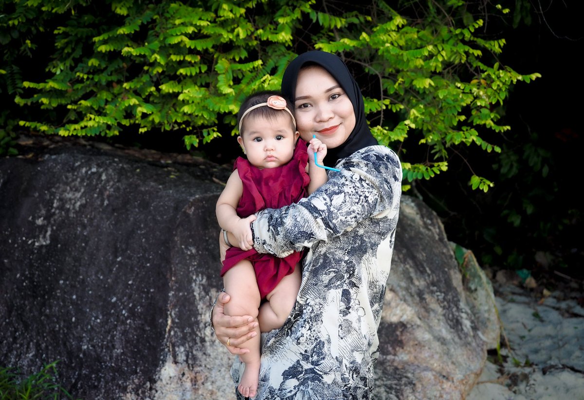 madameain's tweet photo. Mummy wth little girl🌼 "fateema marissa" https://t.co/533YLtfzyw