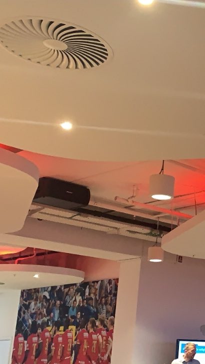 Dinsdag: rood 
#lovethyjob #toolboxinthebox #vincimorning