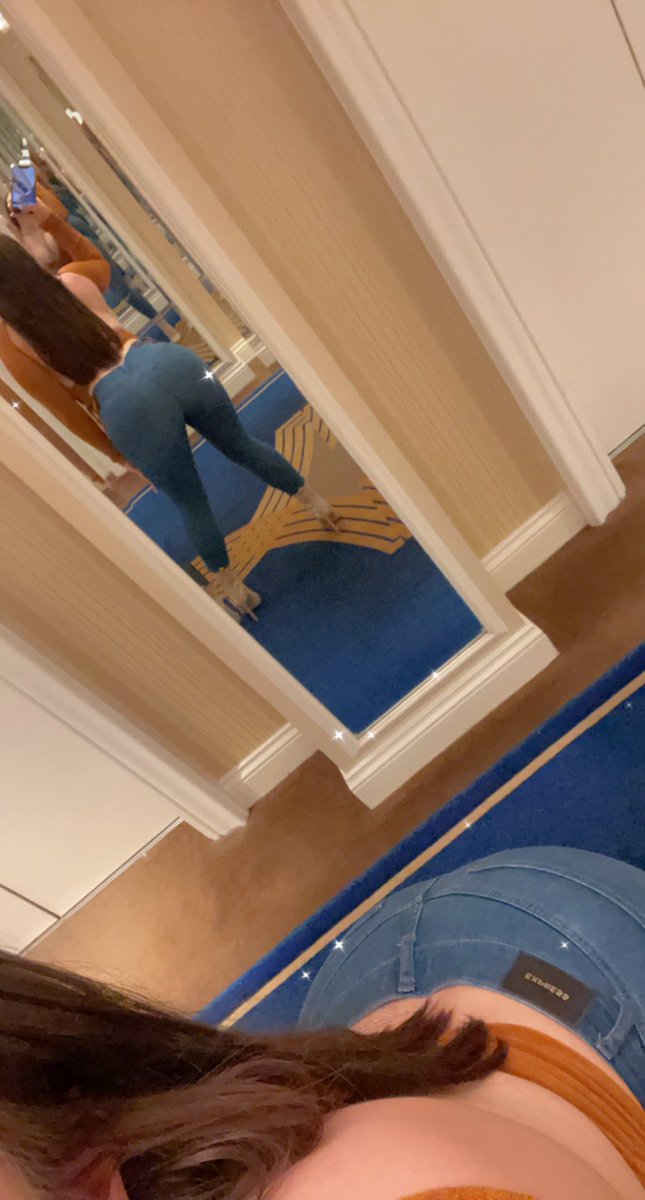 maison_molly's tweet photo. 👀👅 https://t.co/DyFCbrrbzm