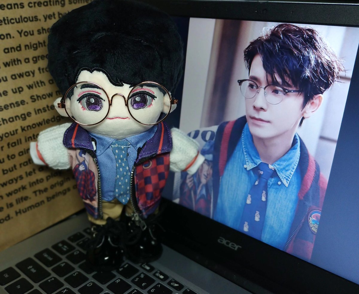 greentine's tweet photo. welcome home my bebe Ddeokhai 🥰 may jetlag yarn 😅 🇯🇵✈🇵🇭

...sweet ng bebe may pasalubong pang noodles LOL

#LeeDonghae #IThinkU #SuperJunior #bebeDdeokhai #budolls 
IG: @lee.donghaek https://t.co/QGOxburKD1