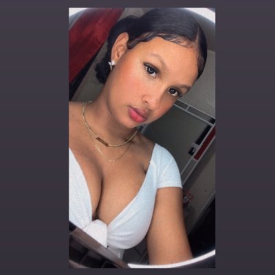 estefany19_'s tweet photo. #NuevaFotoDePerfil https://t.co/pDUl2gdMyn