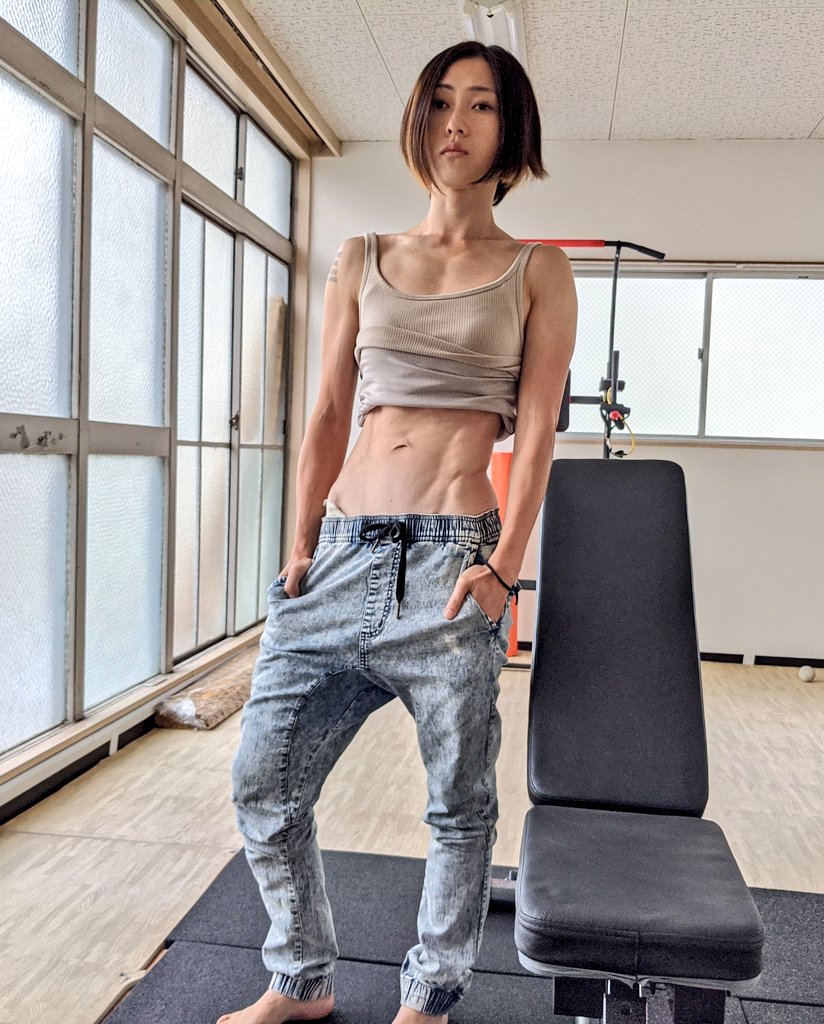 女筋よぴ リラ ックス 最終的に裸でもお洒落がコスパよきだよね 布切れ一枚で完結が労力使わず 生産性あがる思う 筋肉は身だしなみ 筋肉はファッション 筋トレ女子 筋肉女子 力抜くとただ細い チルアウト 筋トレ好きな人と繋がりたい T Co