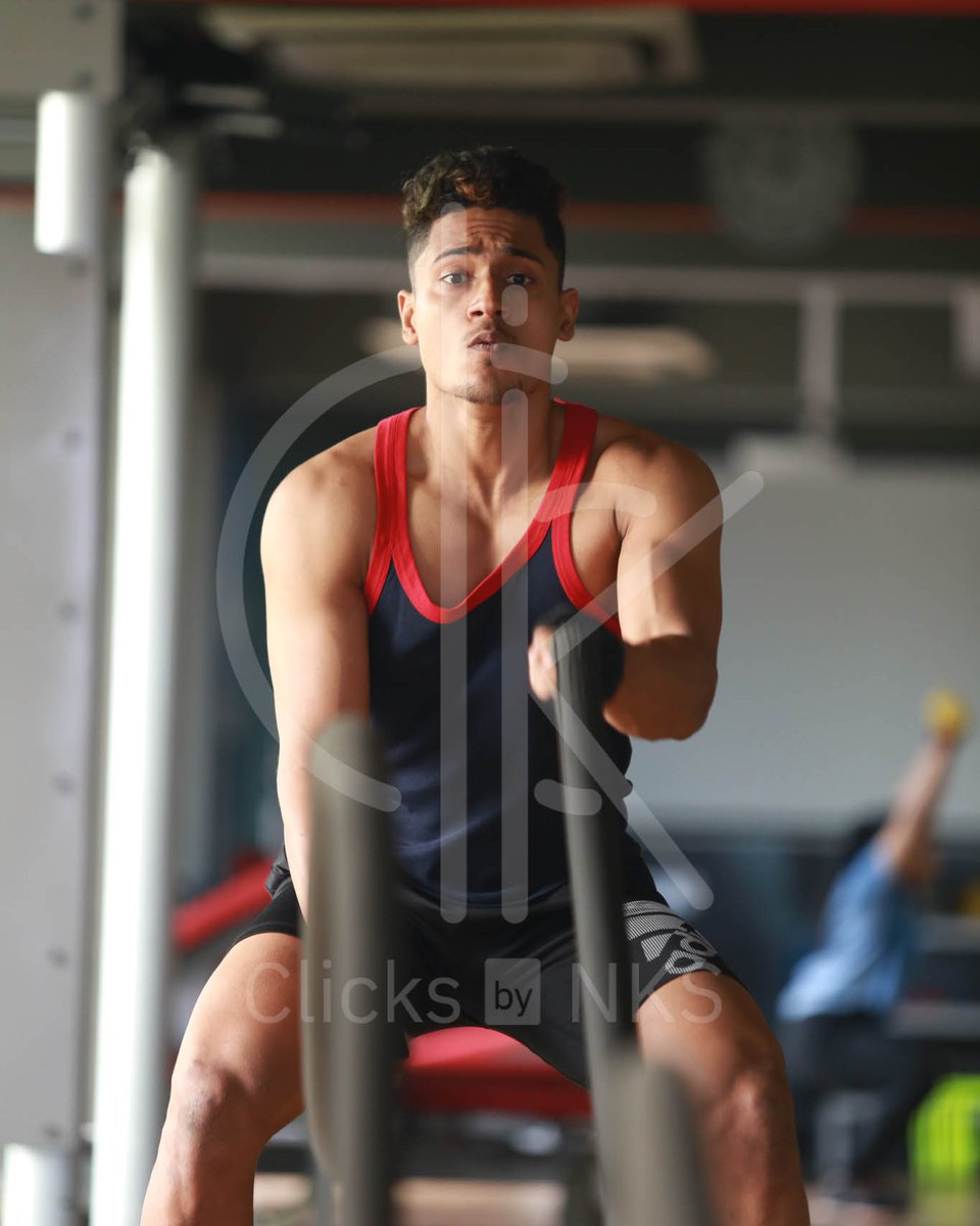 VaibhavMW's tweet photo. "The Fire In Your Heart Determines
Your Growth." 🔥
https://t.co/GeIFUE59yf
(NEW)
#fitnessfreak #fittestmen #crossfit
#tigershroff #functionalfitness #hotmodel #jawline #crossfitathlete #athletetraining #athletic #sportsman #gymguys #gymmodels #animalflow #sportsfitness https://t.co/VrUhA6ZB9j