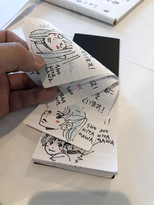 お客様との対応をしていない隙を見つけてシコシコ描いているこれは、明日のミニライブの時参加してくださった方々に配るちょっとしたメモリアルイラスト。 