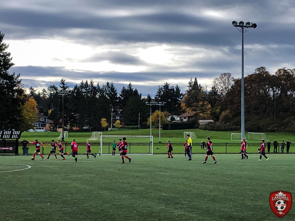 LakehillSA's tweet photo. The weather may be cooling right down, but we think chasing a soccer ball around a field is a pretty good way to keep warm!
#yyj #yyjsoccer #yyjsports https://t.co/i5VcMhQEkZ