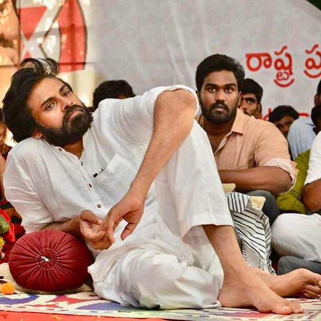 AKHILJANASAINIK's tweet photo. Birthday wishes to our very own leader 💥✊ @DrSandeepJSP anna
He is the one who always carries #janasenaparty & #pawankalyan ideology very strongly ❤️
More power to u keep inspiring us ✊
#Sandeeppanchakarla
#HBDLeaderSandeepJSP
#JSPForNewAgePolitics
#JSPForCommonMan https://t.co/SY0jcoIw83