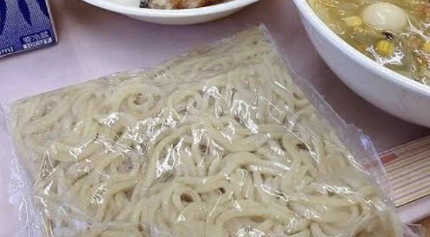 @kimuti_X 汁に浸して食べる
ソフト麺が一番好きでした！！ 