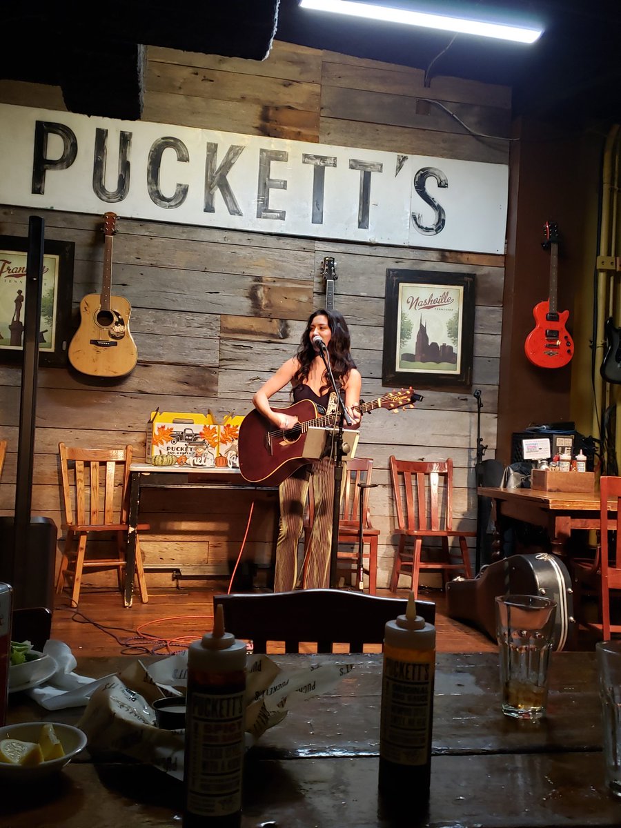 Cjaybee5's tweet image. Enjoyed your set tonight in Franklin @StevieLWoodward. 🎶♥️