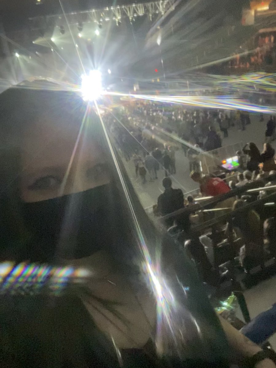 SporadicJills's tweet photo. Since I was up top off to myself. I decide to turn around and take a selfie. Only to have some dude to the right of me look at me like I was crazy. Nah man just trying to live in the moment. You should try it. #concert #concertselfie #brightlights #alltimelow https://t.co/tMaYmjoZH1