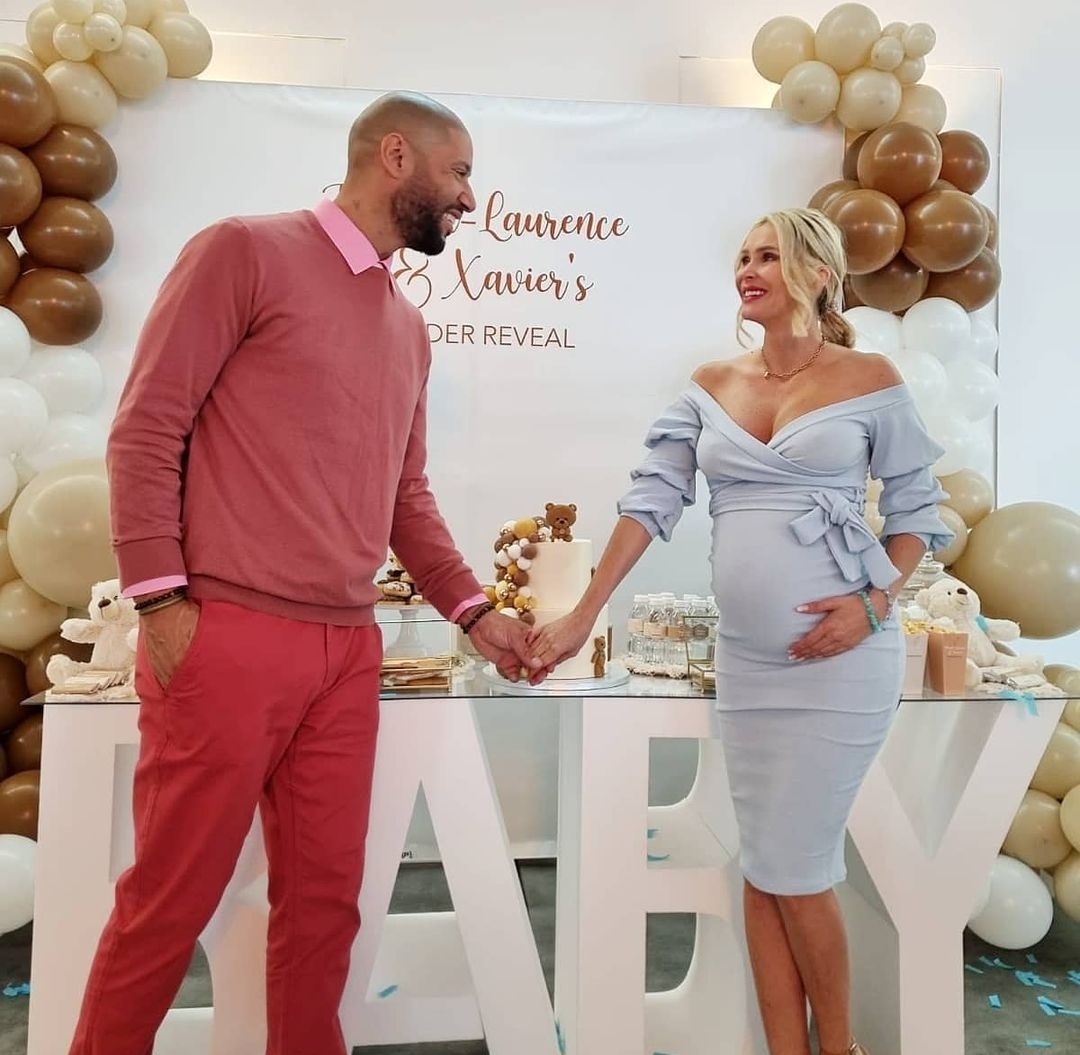 tout_pipole's tweet photo. Tatiana et Xavier (#SS1/#LDV4) attendent leur premier enfant. Et, ce sera un petit garçon ! 

Félicitations ! 🤰🍼🎉 https://t.co/j1wT56gXFC