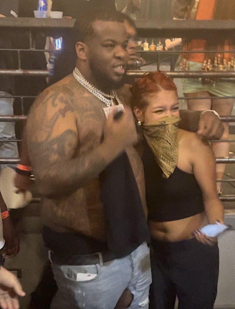 lucyypears's tweet photo. Alief gang 🍏 @MAXOKREAM https://t.co/y9F5IPOOED