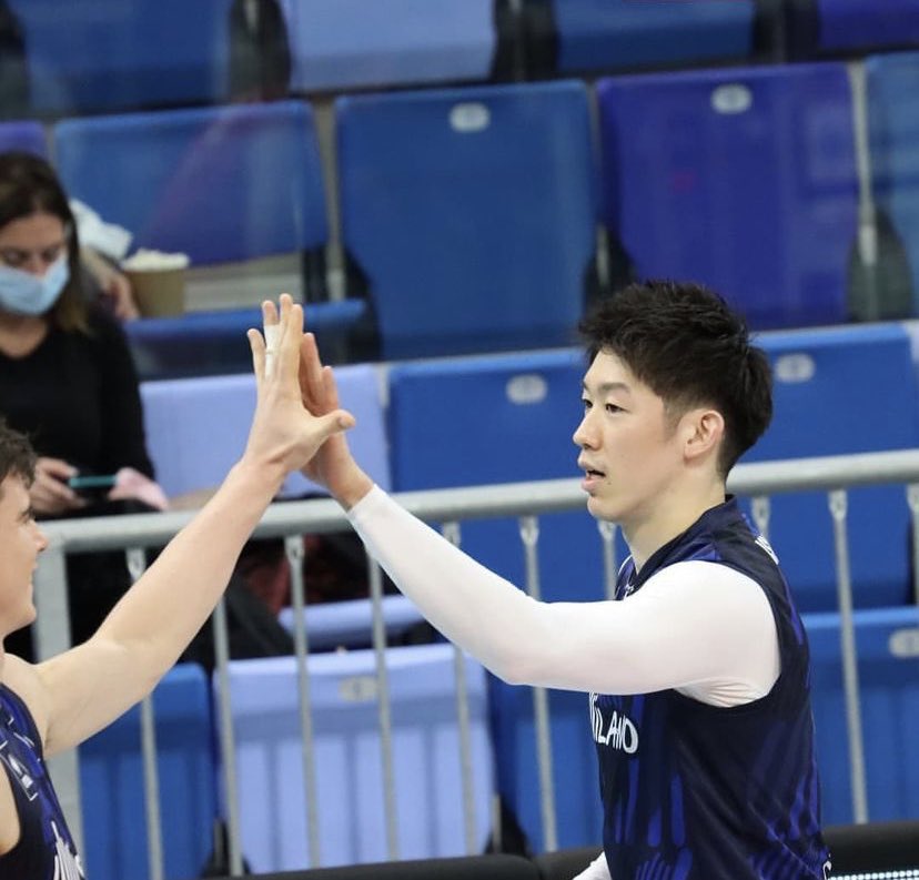 run__a_'s tweet photo. 腕の筋肉がすごい石川祐希😌🤍
 #石川祐希  #龍神NIPPON  
 #Powervolleymilano https://t.co/GzzlNeBSWz