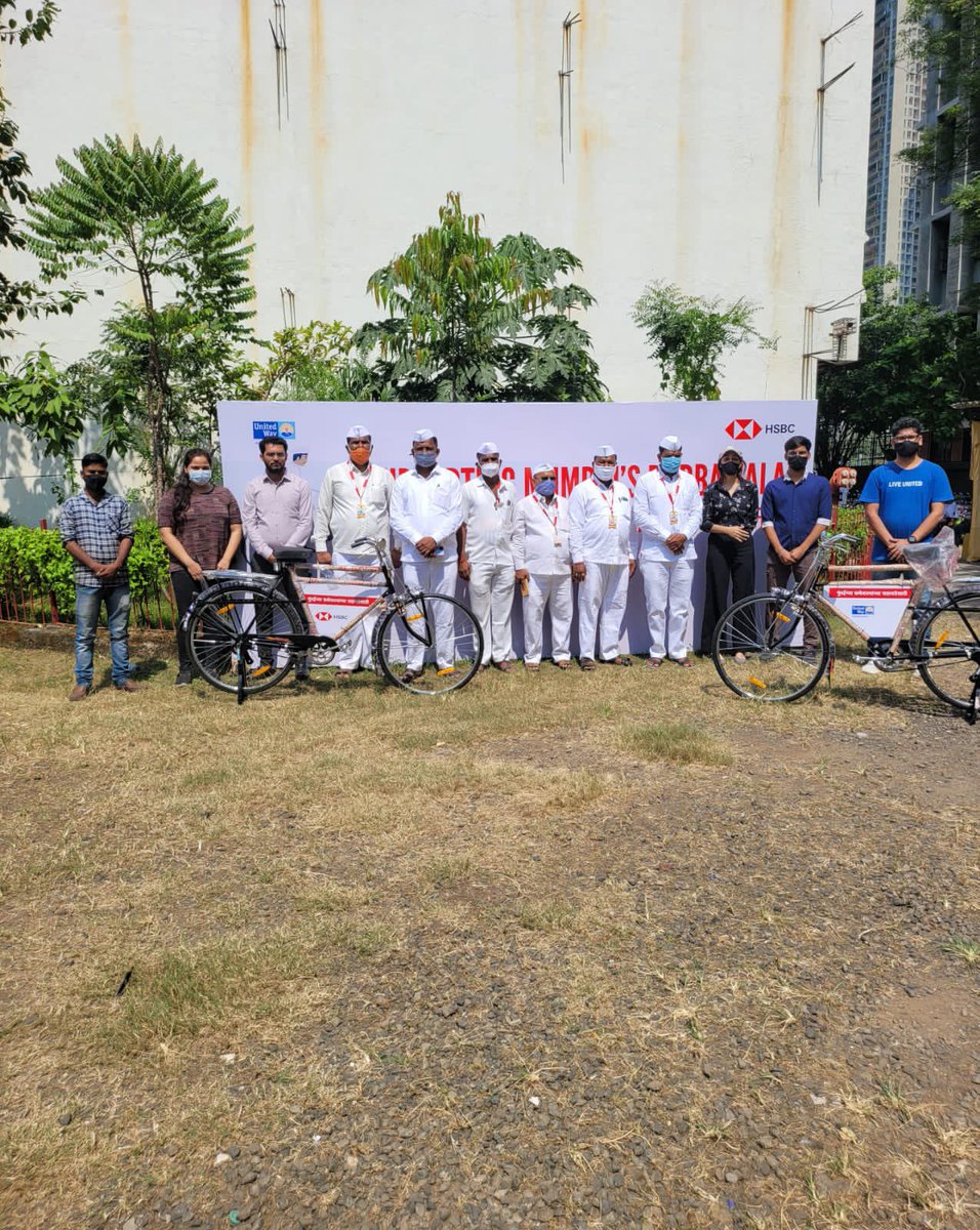 ShumailaaKhan's tweet photo. Being an active senior Volunteer &amp; socially active Volunteer of Mumbai Helpline team organised and managed this Cycle distribution campaign for Dabbawalas of our city and successfully helped them with 251 new bicycle🚲to equip them well to serve back to city with home made food. https://t.co/SvonScZqxi