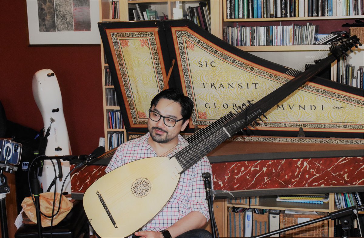 MaraisThe's tweet photo. Great to be back doing online concerts for @MVISchools today. It takes a lot of technology but it worked! @shaunng #musicavivainschools @MusicaVivaAU #theorbo #violadagamba #australianearlymusic https://t.co/1Yes1SC90H