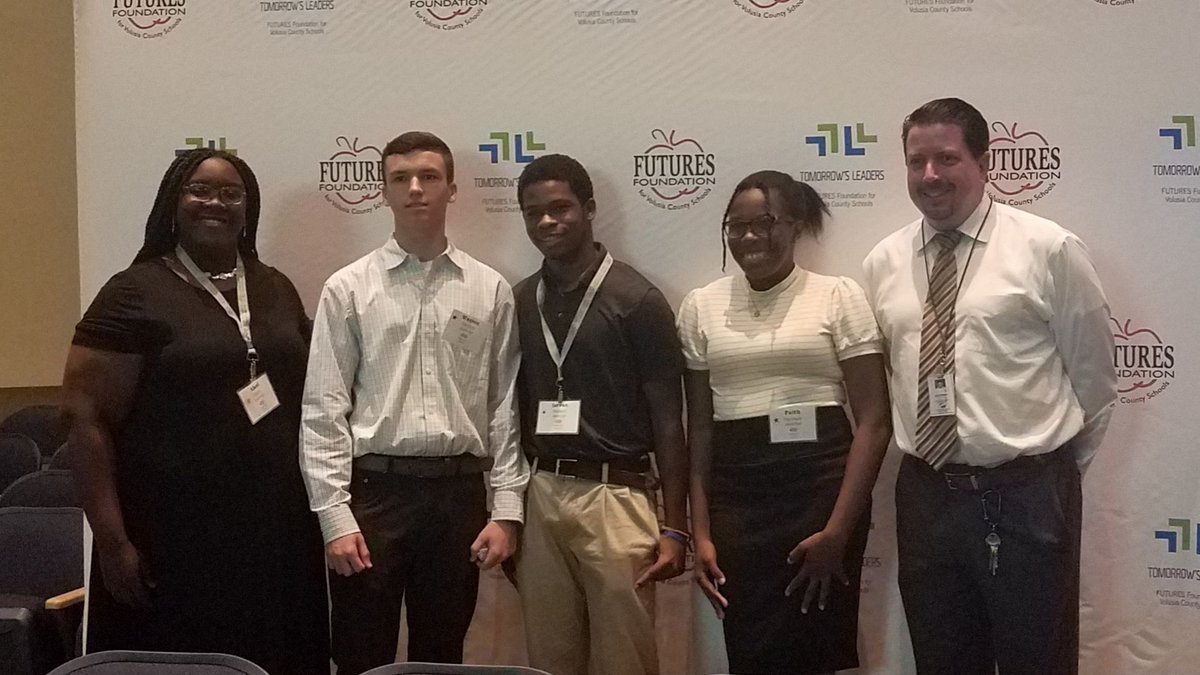 ddietric's tweet photo. We are excited for Warren to be selected for the Tomorrow's Leaders program, a 6-month leadership, team-building program. From across the district, 40 juniors were selected from 5,000 to participate. https://t.co/YsYN1czy7z
