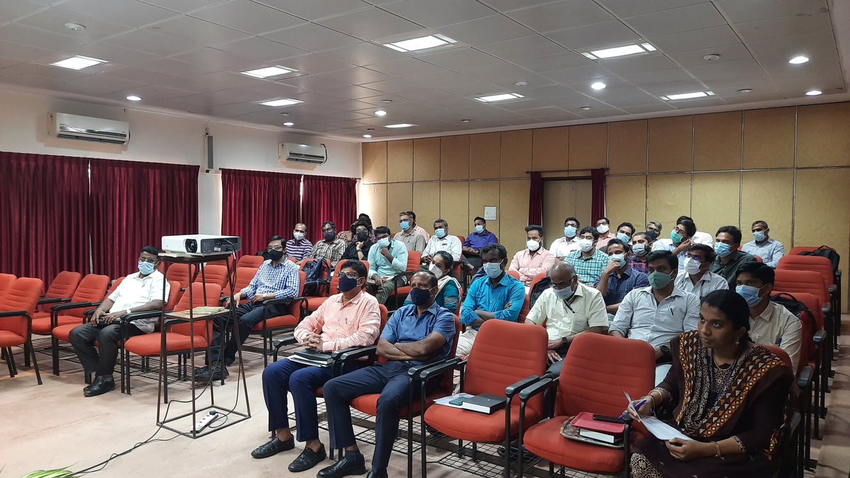 clriindia's tweet photo. @clriindia along with NACIN,Chennai, inaugurated an executive training prog. - Identification &amp; Examination of Leather &amp; Leather articles/products for clearance of Export &amp; Import on 25-10-2021 for 25 officials from Office of the Chief Commissioner of Customs, Chennai. @CSIR_IND https://t.co/hiMxrpDf52