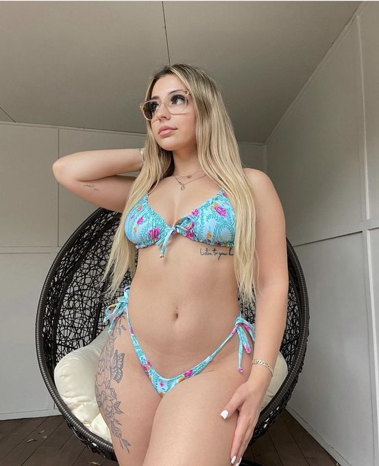 Summer is coming 🦋 https://t.co/zKGRZSR6AV