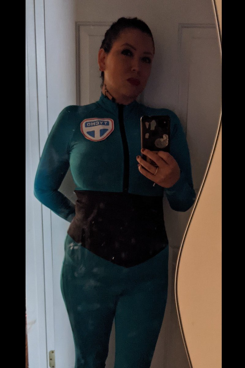 chelsie's tweet photo. @ExpanseCosplay @theora666 #ExpanseCosplayWeek2021 
#CaminaDrummer
#Belter https://t.co/DmKJWWNzxb
