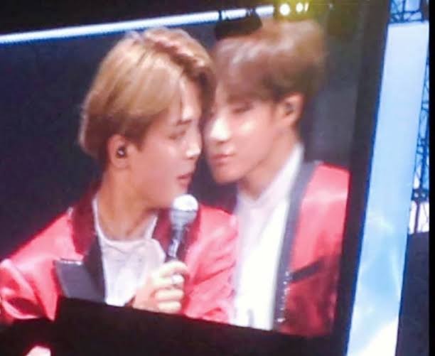 boyskoomin's tweet photo. Será un buen día para recordar al Jikook en Nagoya, 2017?😩

Tantas anécdotas contadas por las mismas fans ese día, lloro😢💗 https://t.co/gbdR6ZL0Tp