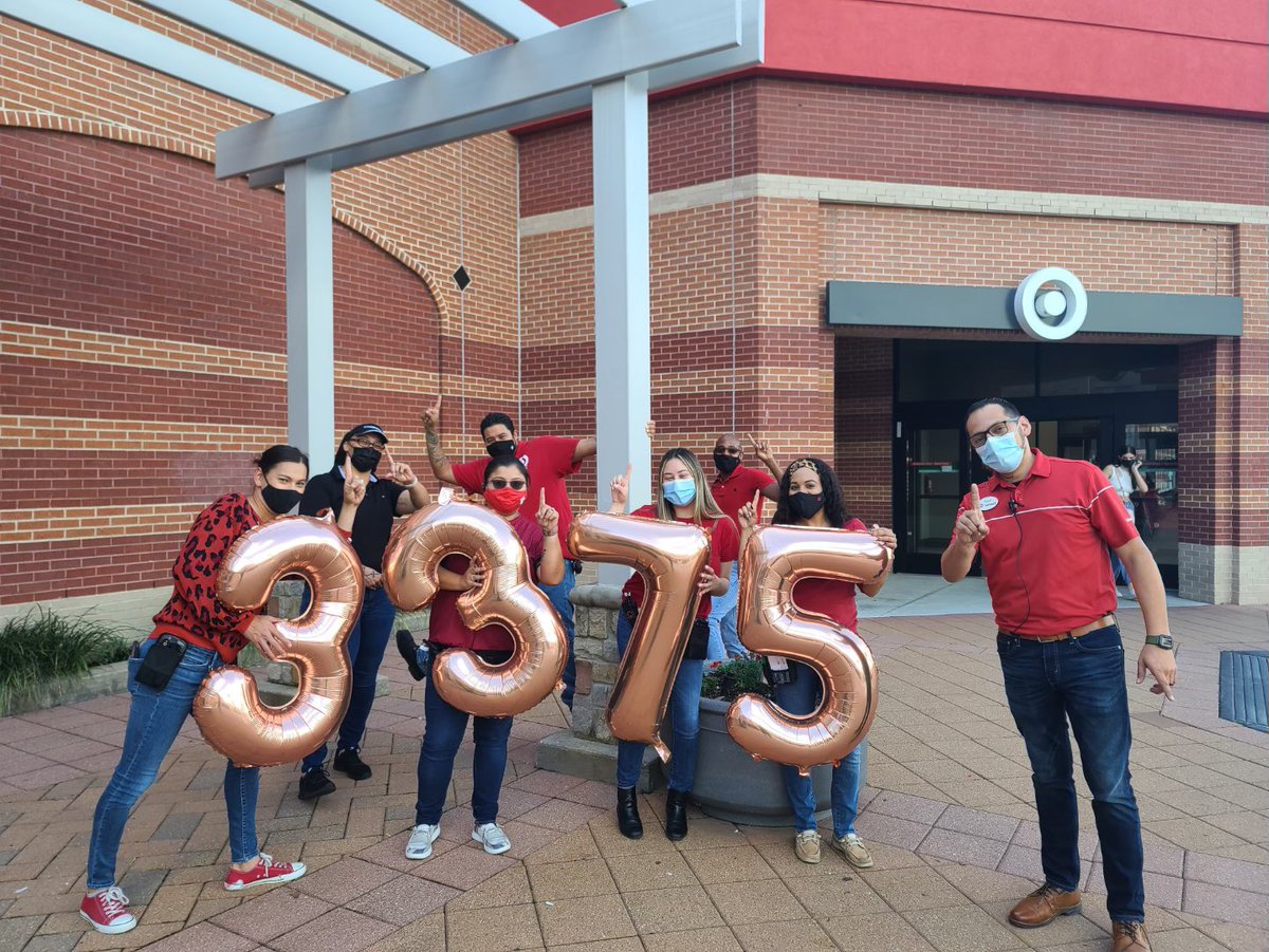 Today has been super amazing and no better way to close out the day. today we stand stronger as a team committed to what we do. Happy 1st anniversary!!! <a href="/oskrrubo/">Oscar Rubio</a> @ashavon5 <a href="/Ylissa11/">Ylissa</a> <a href="/SaysSafiya/">Safiya</a> #G392 #D311 #G392CelebratesAll #WorkSomewhereYouLove #CareGrowWinTogether #TeamTarget