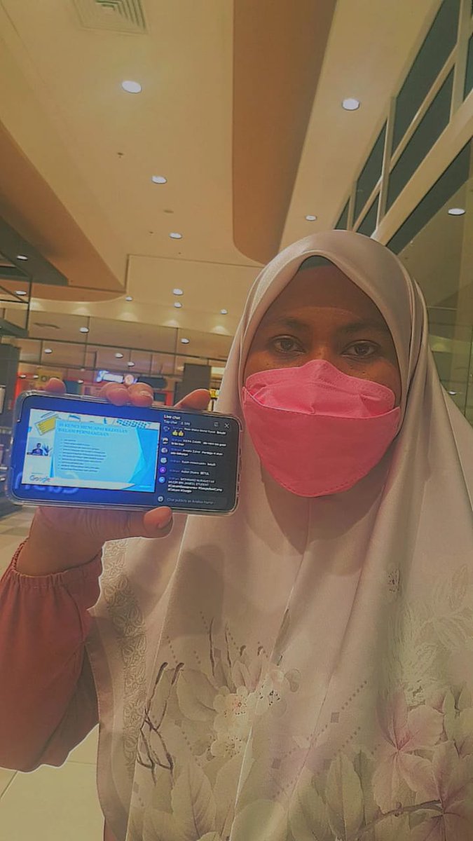 AnalisaHamdan's tweet photo. I am everywhere while joining the program #CelcomSiswapreneur #GoogleBootCamp #Celcom #Google https://t.co/2f7aqRHSun https://t.co/yrUT5CsRQB