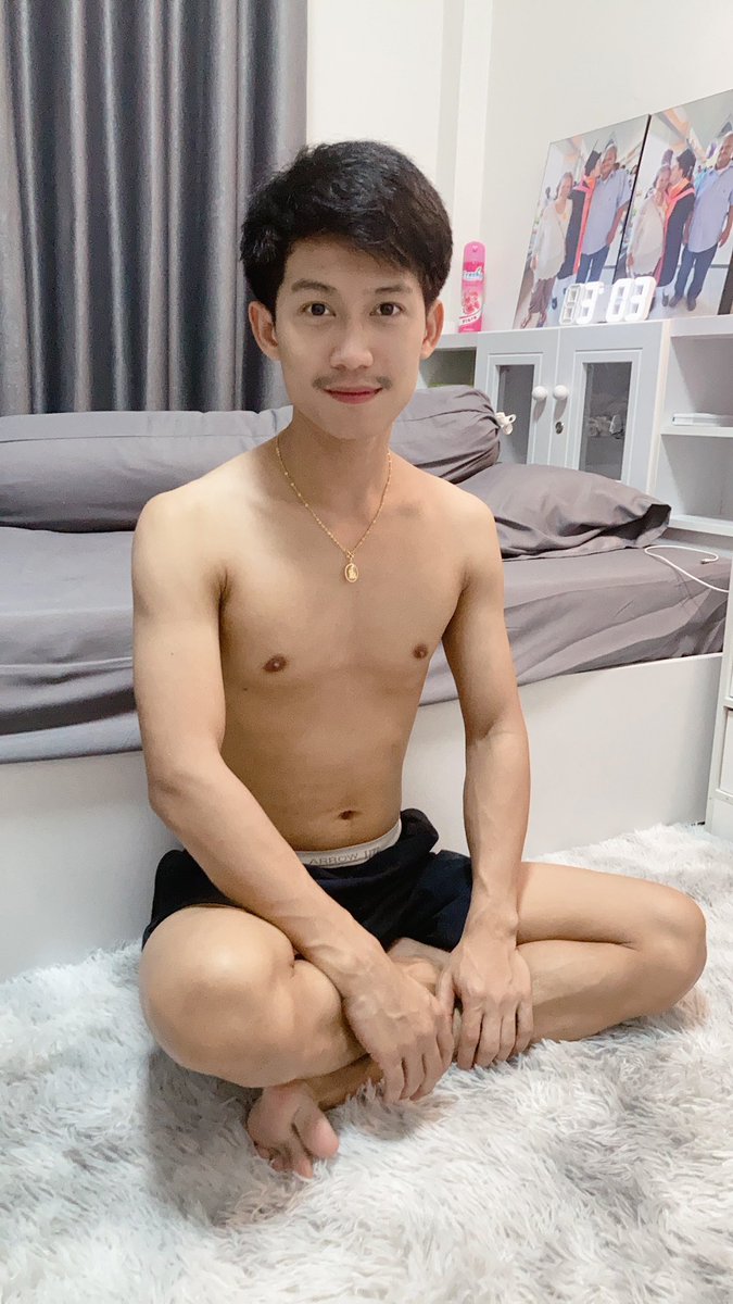arthemmarach's tweet photo. พุงไม่มี กล้ามไม่มา ก้างปลาชัด ๆ https://t.co/k967xIhwdl
