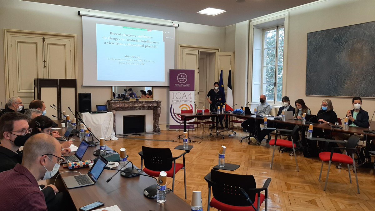 IEAdeParis's tweet photo. Aujourd'hui  #ICA4 est à @ENS_ULM : découverte des labos &amp; conférence de @marc_mezard dont les travaux sont au cœur des progrès réalisés en #IA ces dernières années, couvrant les questions d'apprentissage profond et de résolution de tâches dans les réseaux neuronaux profonds. https://t.co/kZL5RWCtbL