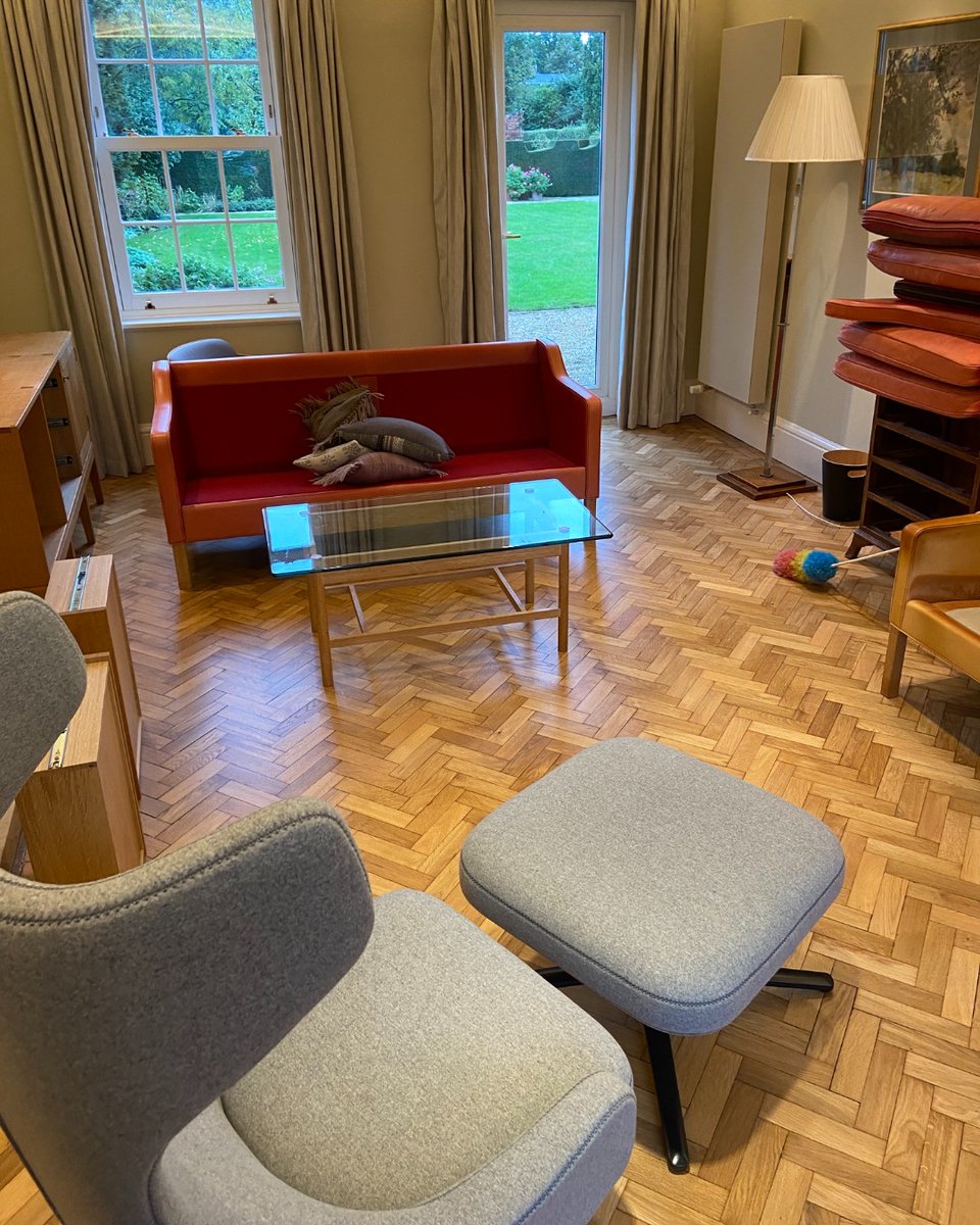 Artofclean's tweet photo. 👀👀What an amazing parquet oak floor our client has, so stylish and on trend. This floor was restored using Pallmann UK Lacquer by our technicians Joao, Craig and Cameron. 👀👀 | #woodfloorsanding #floorrestoration #floorsanding #pallmann #floorcare #Cambridgeshire https://t.co/yPxISg808u