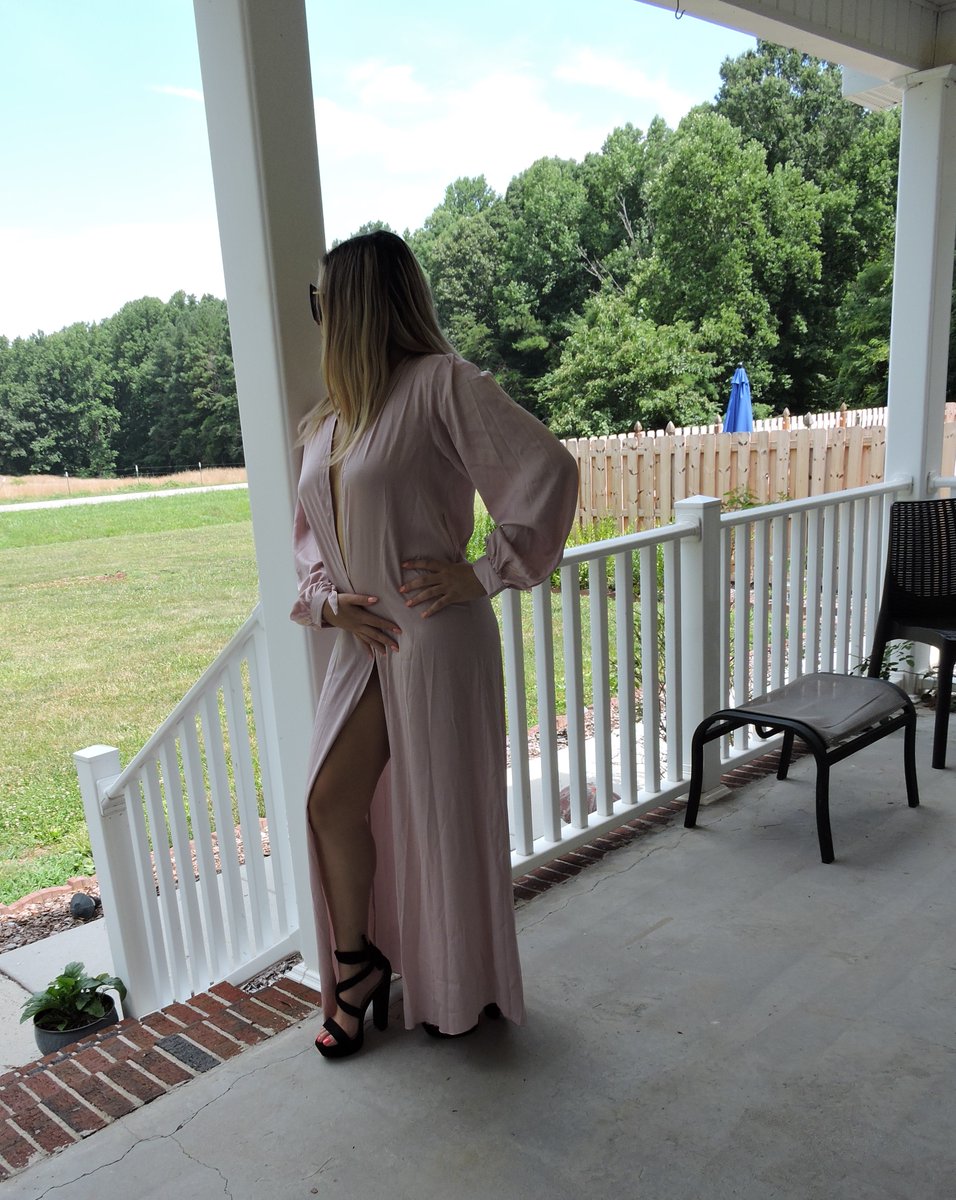 ShelleRivers's tweet image. i don’t deserve to cum because I’m a slave whose selfish pleasure doesn’t matter. I’m supposed to serve and give pleasure. Whether i cum or not is irrelevant.