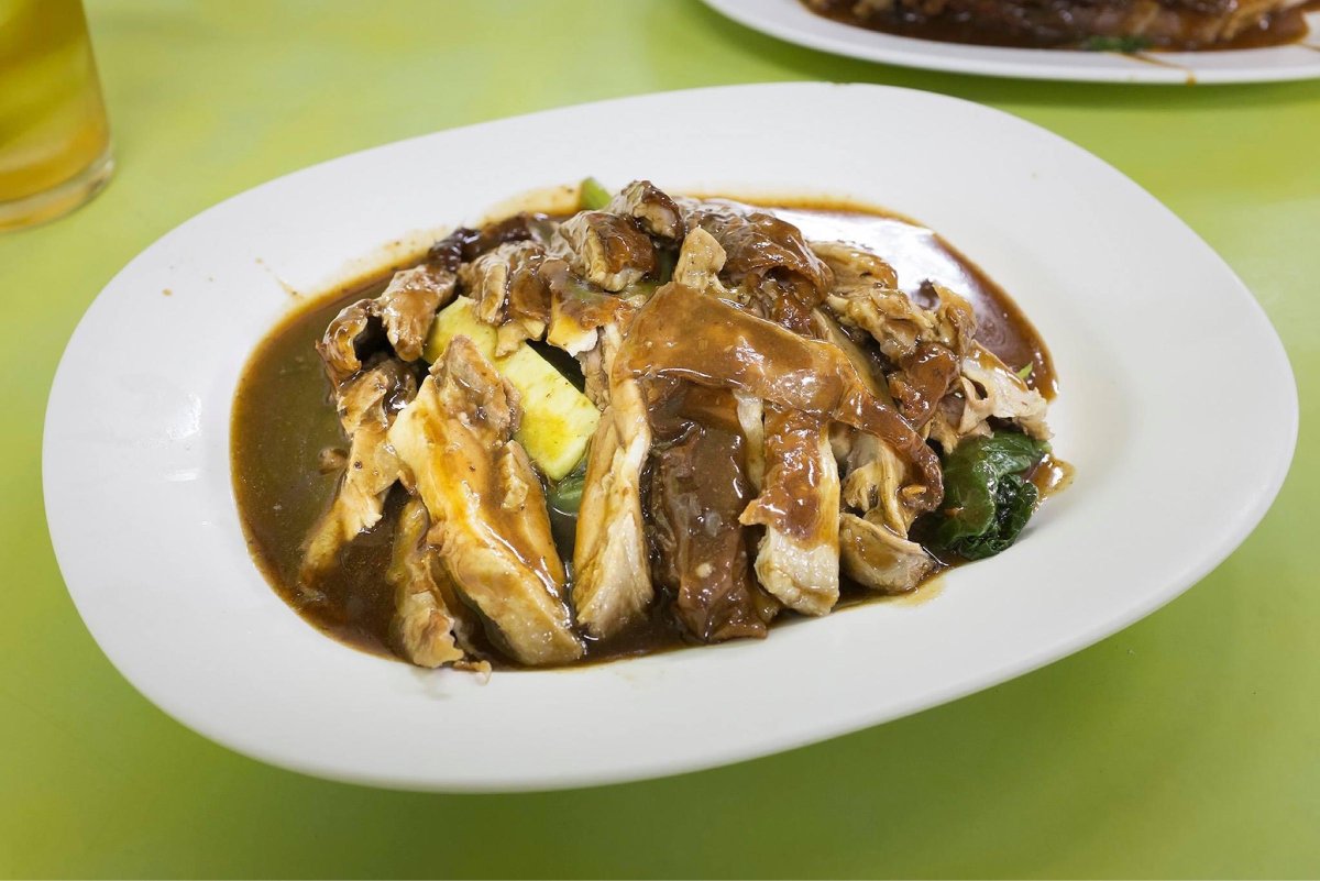 BESTEREATS's tweet photo. ร้านเก่าแก่ซึ่งเป็นที่รู้จักกันของเด็ก มช ตัวเป็ดนั้นย่างได้ดีทีเดียวครับ สูตรน้ำผึ้ง หนังเป็ดก็กรอบ เนื้อเป็ดนุ่มมาก ไม่เหนียว
ร้าน เป็ดย่างน้ำผึ้งแดนตะวัน
📍เชียงใหม่
✏️Wuttipong Nimorn
อ่านเพิ่มhttps://t.co/OLQnAPE4WE
#RettyTH #อร่อยไปแดก #รีวิวเชียงใหม่ #aroii #มช https://t.co/TqTAfG260G