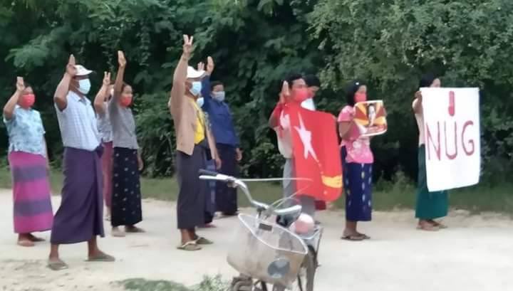 Locals of a village from ShweBo staged a marching strike in defiance of Genocidal Dictatorship &amp; showed strong support to <a href="/NUGMyanmar/">National Unity Government Myanmar</a>. #ASEAN_StandWithJustice #Oct26Coup   #WhatsHappeningInMyanmar