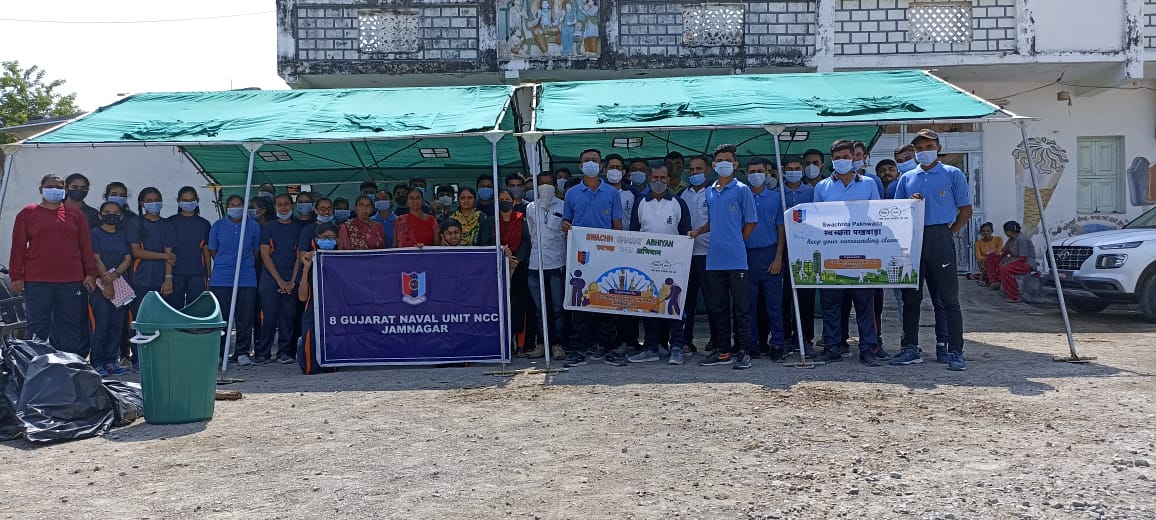 NCC_Dte_Gujarat's tweet photo. #CleanIndia
Cadets of 8 Guj NU NCC, Jamnagar carried out cleanliness drive at Theba village to promote Swachh Bharat Abhiyan
@DefencePRO_Guj
@HQ_DG_NCC
@Cmoguj @Bhupendrapbjp
@ jitu_vaghani
@drajaykumar_ias https://t.co/g1Pl1PKaXx