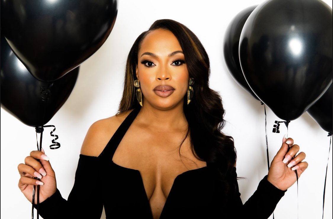 iam_monica88's tweet image. Cheers to 33!! 🎈♏️🎉 $MonicaBates88 #ScorpioSeason