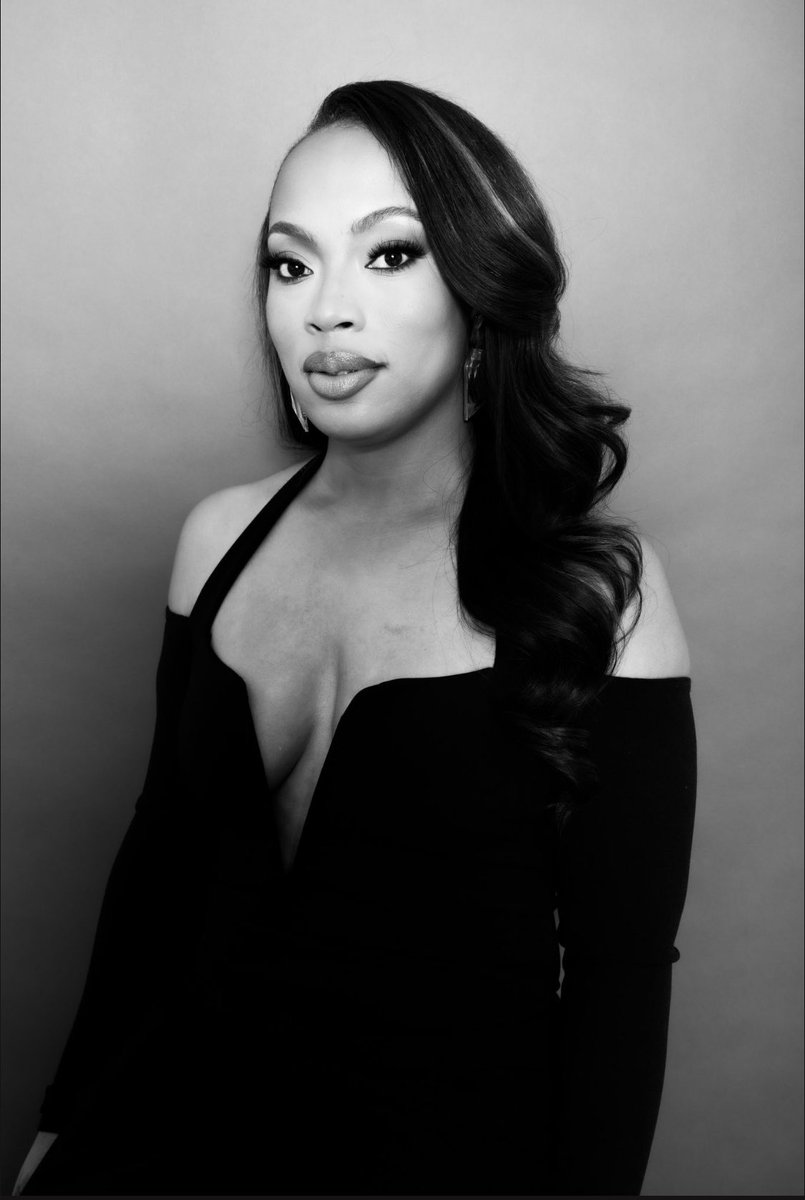 iam_monica88's tweet image. Cheers to 33!! 🎈♏️🎉 $MonicaBates88 #ScorpioSeason