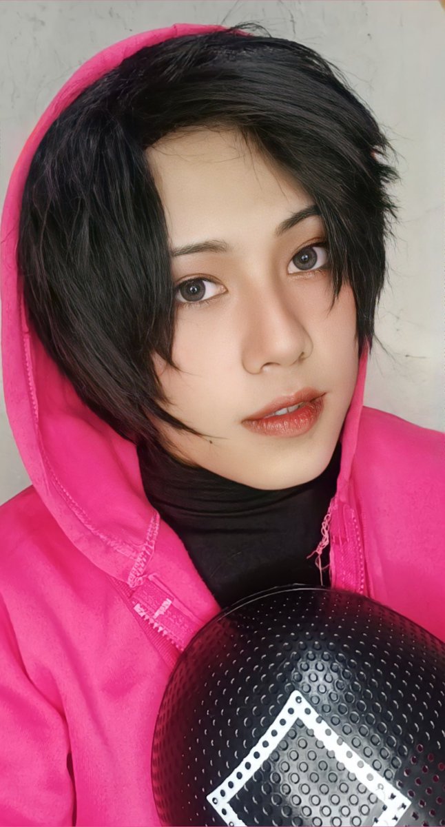 tr_apen's tweet photo. Uploading other pics 🤣
#squidgame #squidgamecosplay #squidgamemask #squidgamemaskedman #cosplay #lowcostcosplay #cosplaying #cosplayer https://t.co/mLpbyi2ZH2