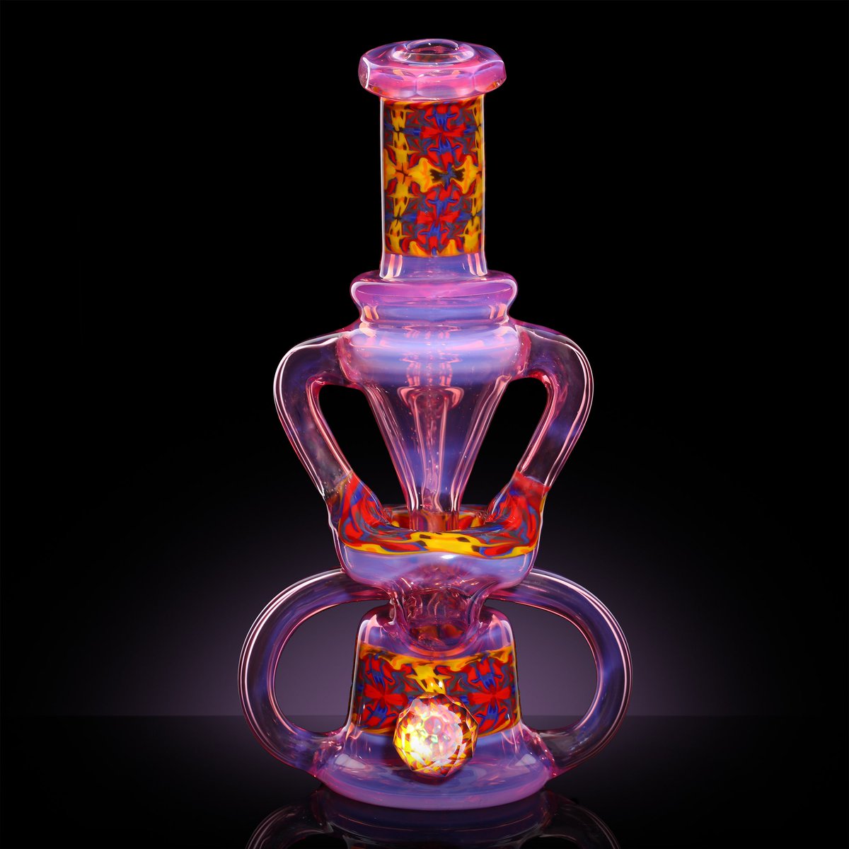 Hunter_S_Glass's tweet photo. Idk if I ever shared any of my glass with you guys here on twitter…..so here is one of my most involved pieces to date! Its used for smoking fine hash rosin 🤪😙💨🔥🔥 #glassart #bong #hashpipe #nft #nftglass #NFTCommmunity #nftart #nfts https://t.co/2aU8dMw9iB