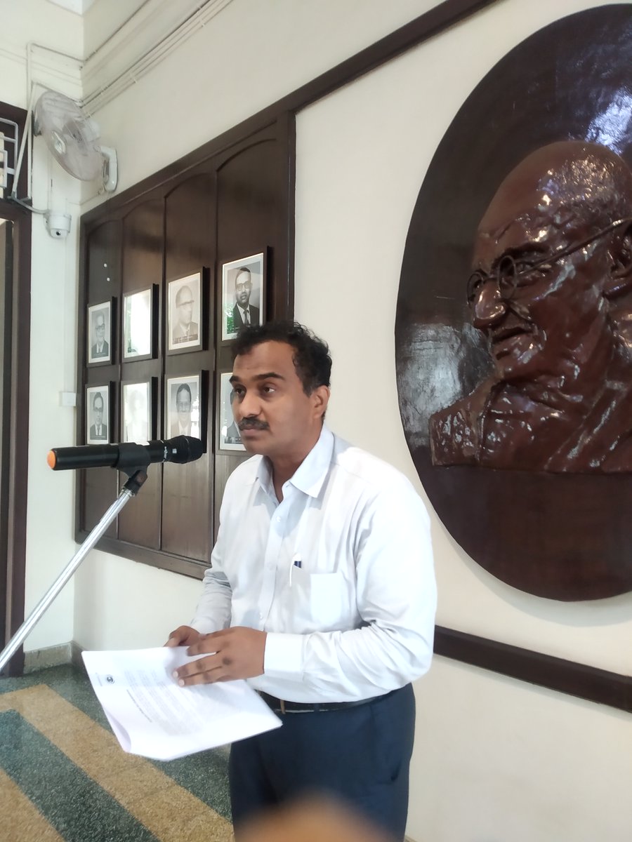 clriindia's tweet photo. @clriindia Observance of Vigilance Awareness Week, 2021
The Integrity Pledge administered by Director, CSIR-CLRI on 26th October, 2021 at 10:30 AM 
@CSIR_IND @kjsreeram @dgcsirIndia @shekhar_mande @VigyanPrasar @pibchennai #vigilanceawarenessweek2021 #VigilanceAwarenessWeek https://t.co/eUurpUAowR