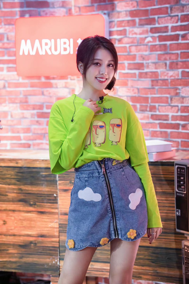 reyiarchive's tweet photo. 📸 211026 Reyi Studio Weibo Update #刘人语 #REYI #LIURENYU https://t.co/CQH6vTclJD