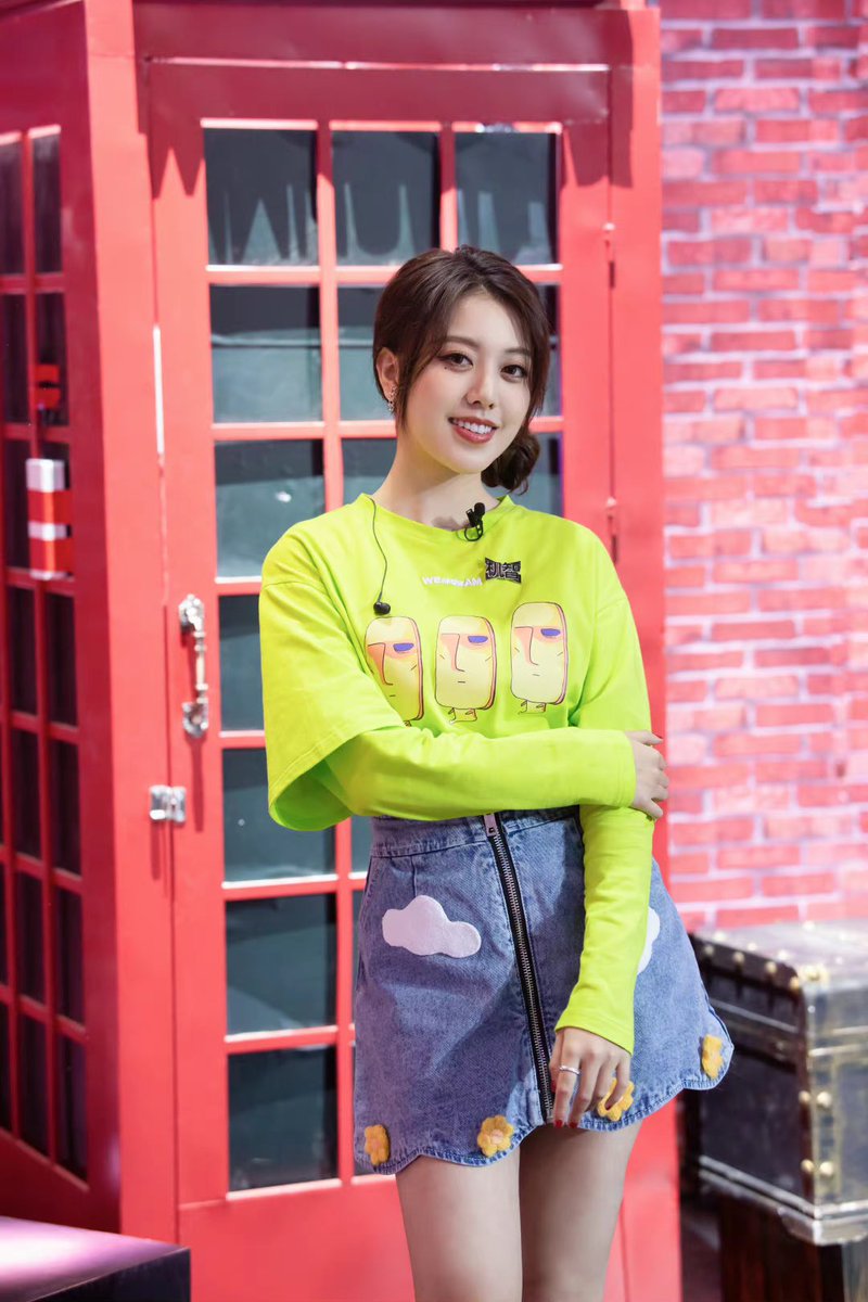 reyiarchive's tweet photo. 📸 211026 Reyi Studio Weibo Update #刘人语 #REYI #LIURENYU https://t.co/CQH6vTclJD
