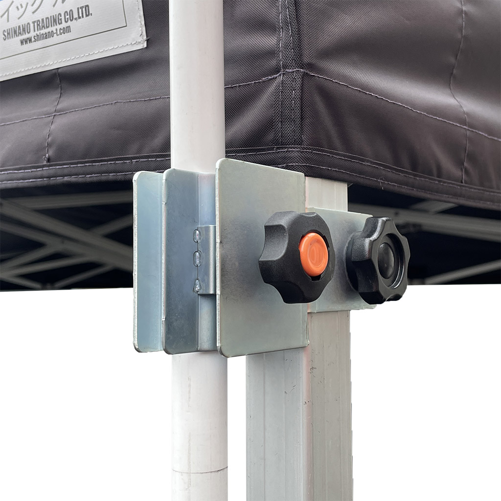 こちらは、スタイリッシュなのぼり旗『スウィングバナー』✨
よくある長方形ののぼりに比べ視覚効果がUP🤩
もちろんデザインもお任せを👍
ご希望をもとに印刷前に完成イメージ図をお送りしますので安心してください😙
テントに設置するのぼりホルダーもこれまた便利！
#スウィングバナー #のぼり