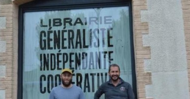 JPhilippebrun's tweet photo. [#Ess - 📚] @AlterEco_, blog M.#Abhervé : Ouverture de "La Grange aux Livres", #librairie coopérative en #Scic à #Augan (56) ▶️ https://t.co/lHKXYt6jMm cc @Les_Scop_Ouest @ESSenBretagne ⤵️ https://t.co/51MWW9JFaT