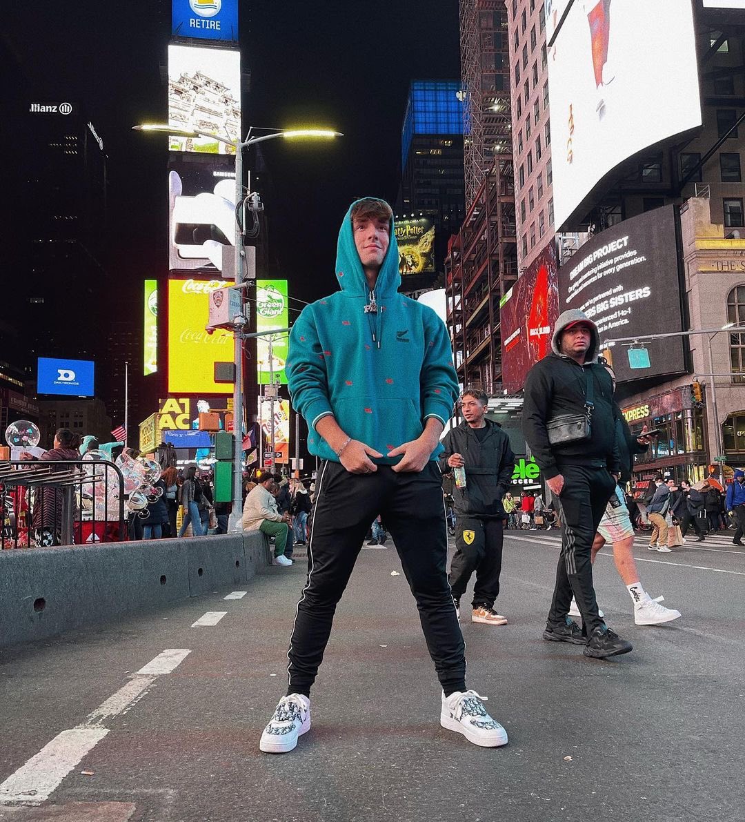 2ndhalll's tweet photo. l new york i luv u https://t.co/iEFCZmaeYN